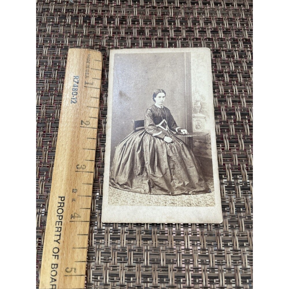 Antique Cabinet Card Photo Victorian Lady Full Dress RB Thorpe Photographer - Picture 4 of 4